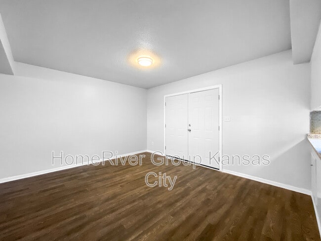 Building Photo - 6046 E 129th St
