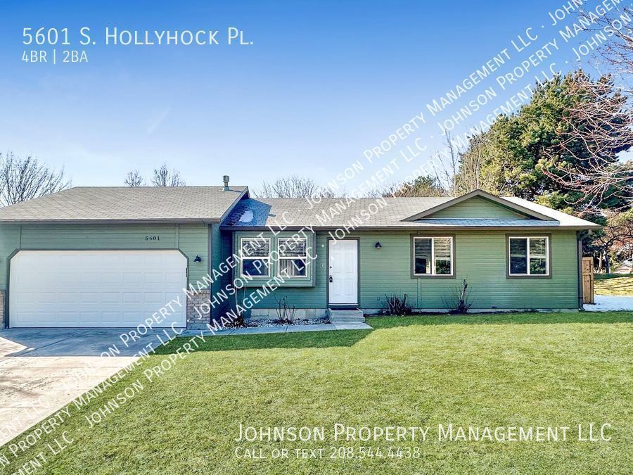 Primary Photo - Southeast Boise single family home in desi...