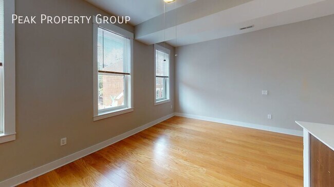 Foto del edificio - Posh 2 bedroom located in the Pendleton Di...