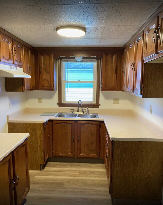 Kitchen - 2207 Mill Bridge Rd