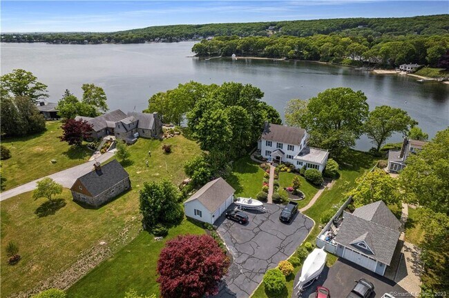 Building Photo - 214 Niantic River Rd