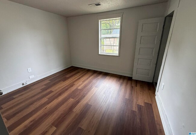 Foto del edificio - 2212 20th St N