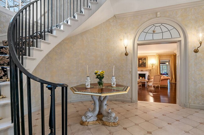Foto del edificio - 131 Brayton St