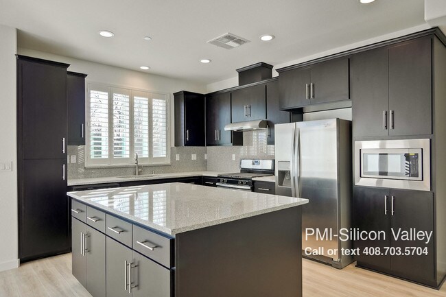 Foto del edificio - 968 Almaden Lake Dr