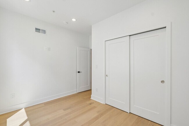 Foto del edificio - 1518 N Darien St