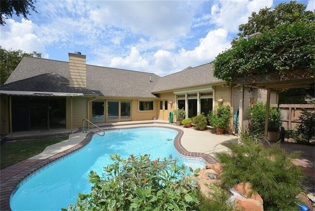 Foto del edificio - 13103 Rincon Dr