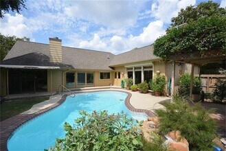 Building Photo - 13103 Rincon Dr