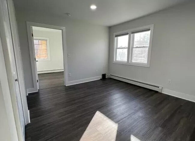 Building Photo - 37 B High St