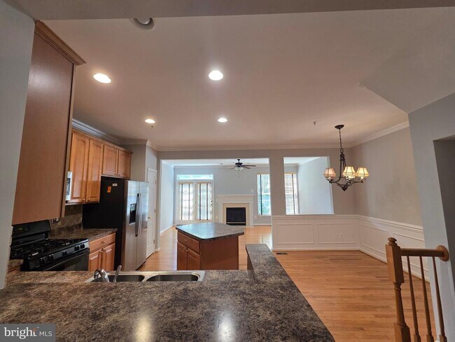 Foto del edificio - 10410 Damascus Park Ln