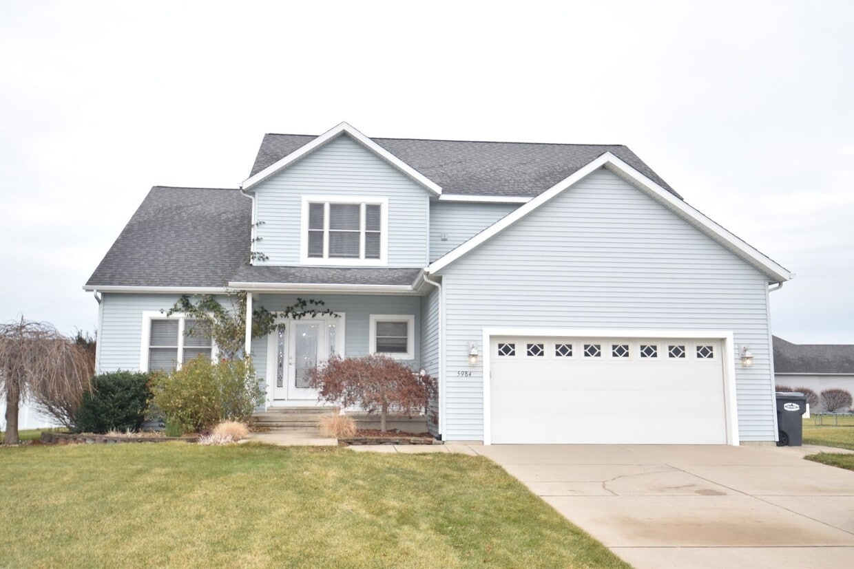 5984 Racine Dr, Stevensville, MI 49127 House Rental in Stevensville