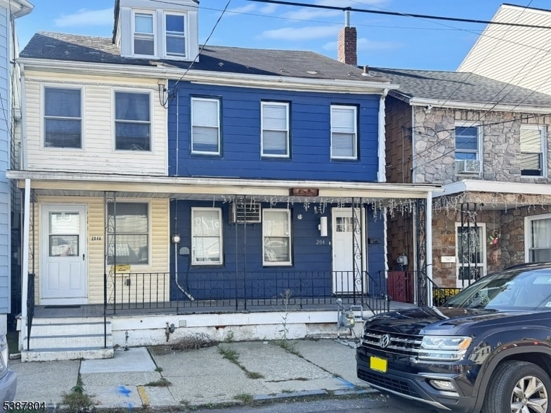 Primary Photo - 204 Mercer St