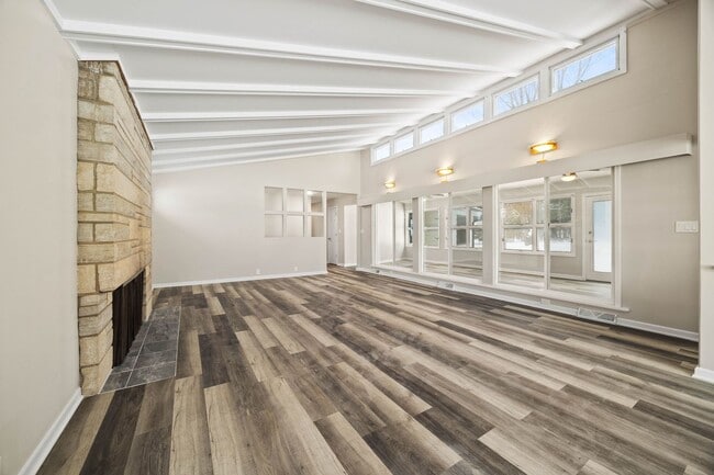 Building Photo - 246 Miller Ave