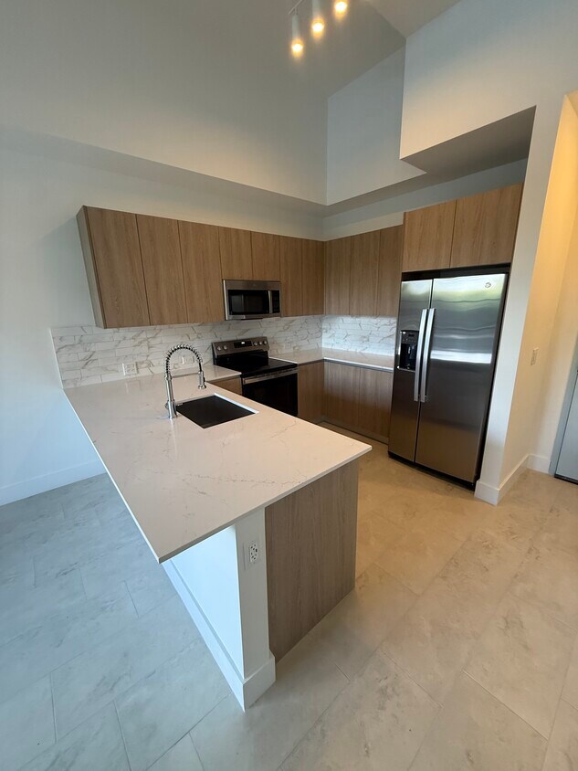 Foto principal - 2507 NE 182nd St