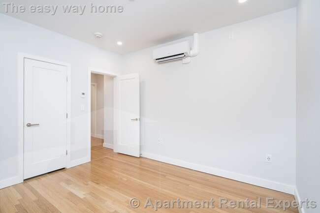 Building Photo - 17 Forest St