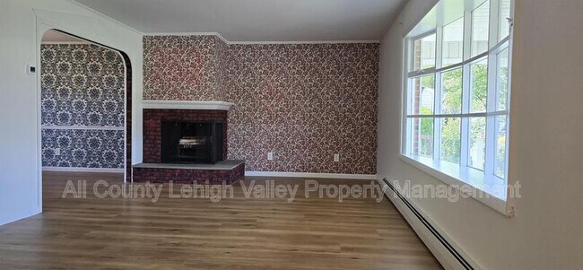 Foto del edificio - 7102 Linden Rd