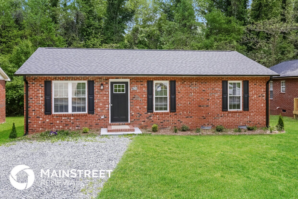 Foto principal - 821 Dogwood Cir