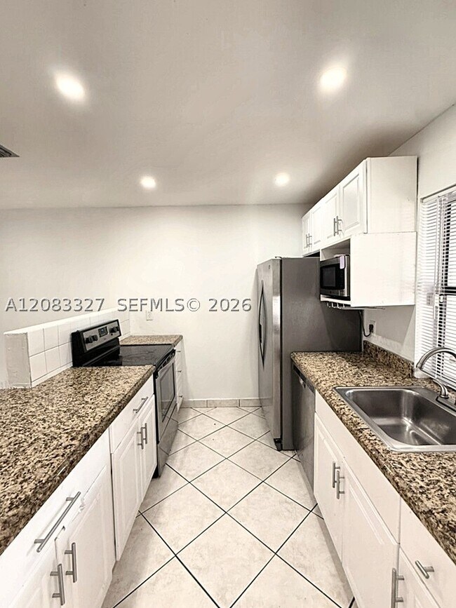 Foto del edificio - 10554 NW 3rd St
