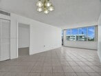 Foto principal - 8233 Harding Ave