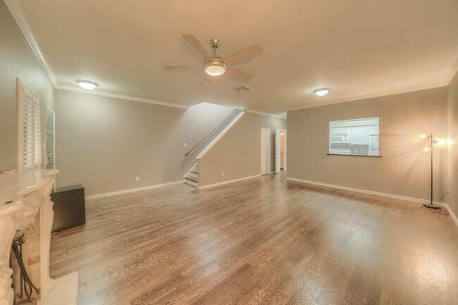 Foto del edificio - 17583 Red Oak Dr