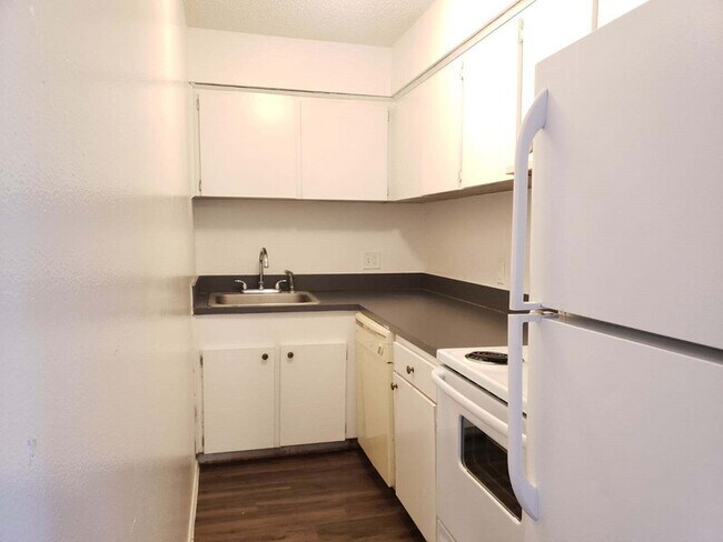 Foto del edificio - 8529 Channelview Cir