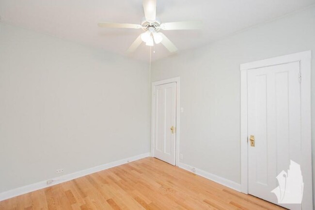 Building Photo - 1 bedroom in Chicago IL 60640