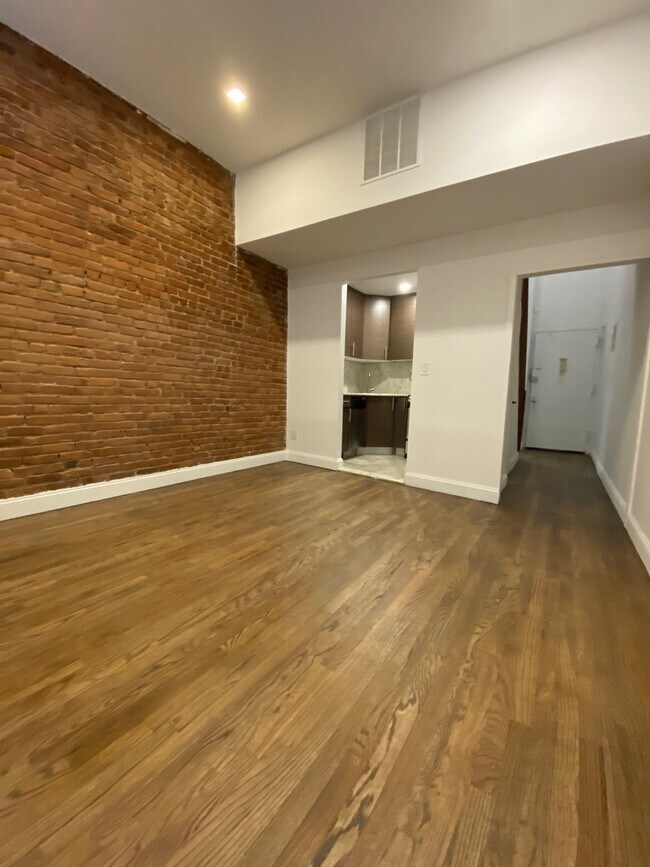 ÁREA COMÚN - 429 E 80th St