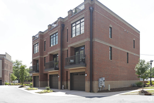 Foto del edificio - M West - Terrace Homes at West End