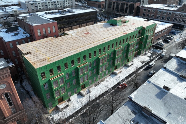 Building Photo - Sol Apartments