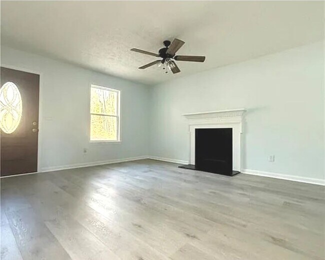 Foto del edificio - 5075 Forest Downs Ln