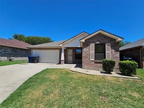Building Photo - 1417 Paloma Dr