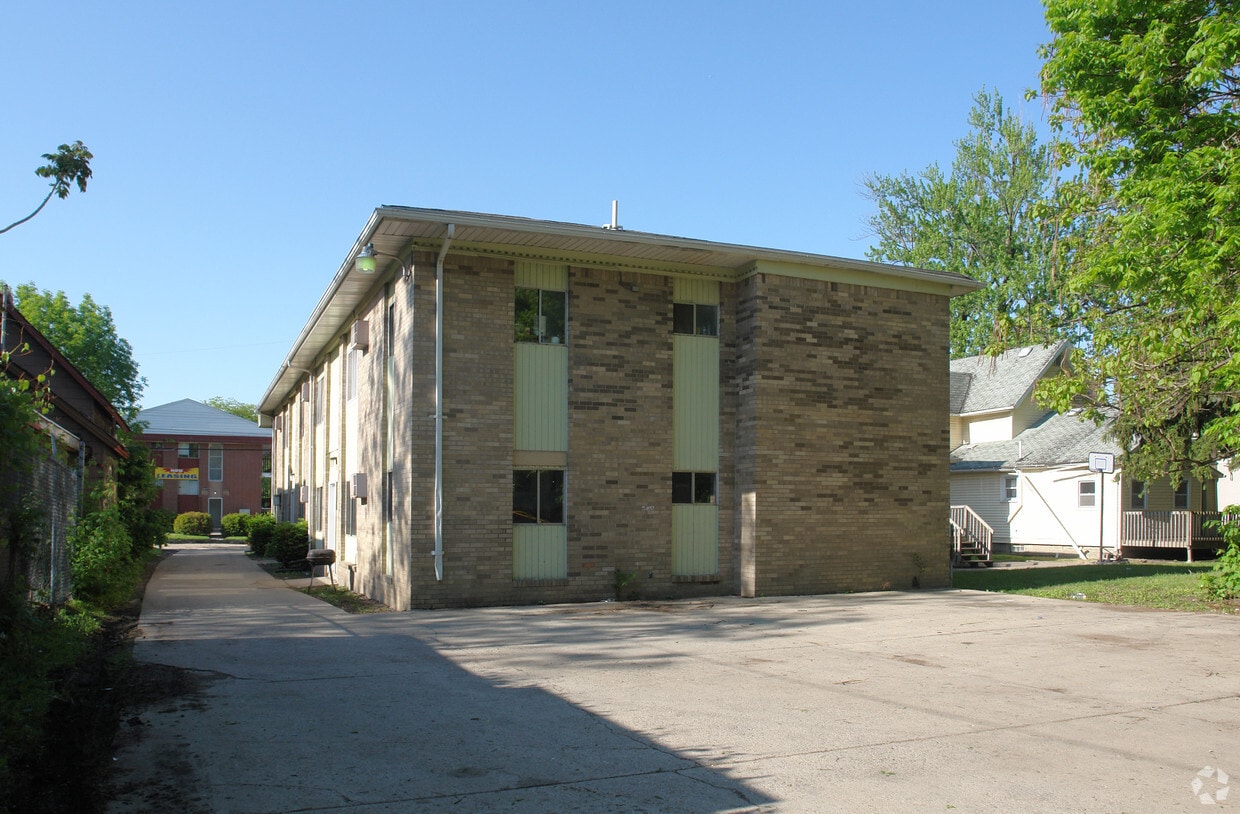 Building Photo - Shiawassee Apartments
