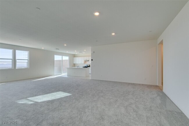 Foto del edificio - 5632 Hill Spire St