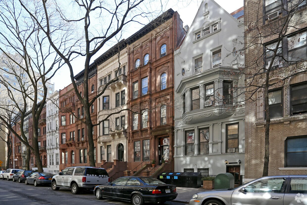 Primary Photo - 26 W 90th St