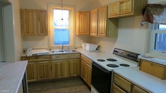 Building Photo - 2 br, 1 bath House - 525 East Madison Street