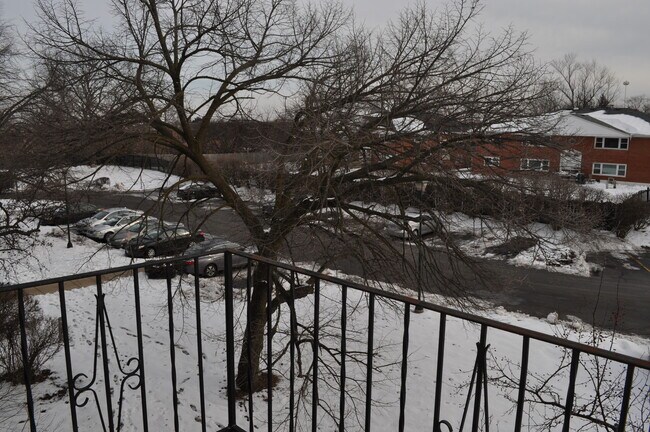 Foto del edificio - 1451 W Irving Park Rd