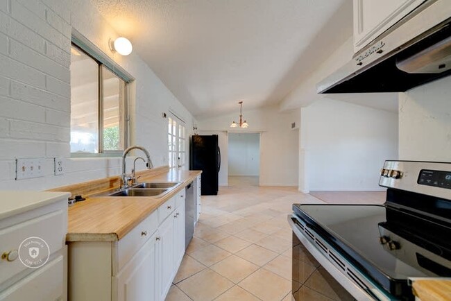 Foto del edificio - 3601 W Ruth Ave