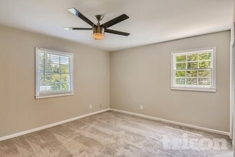 Building Photo - 535 Circle Dr