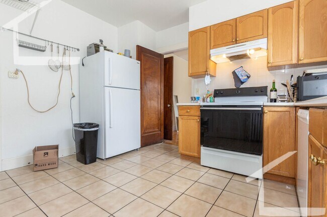 Foto del edificio - Brighton 4Bed / 2Bath with 2 Parking spots...