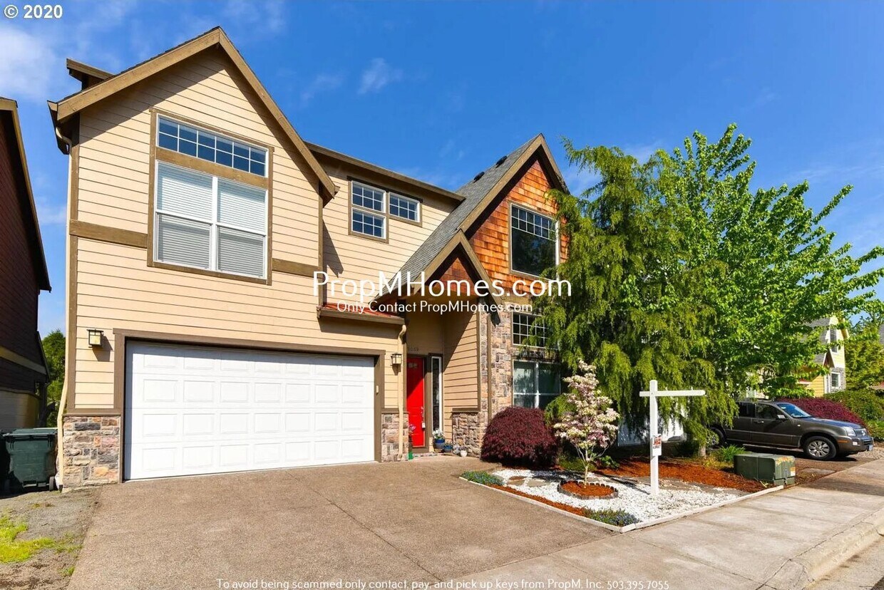 Foto principal - Spacious Three Bedroom Home in Aloha!