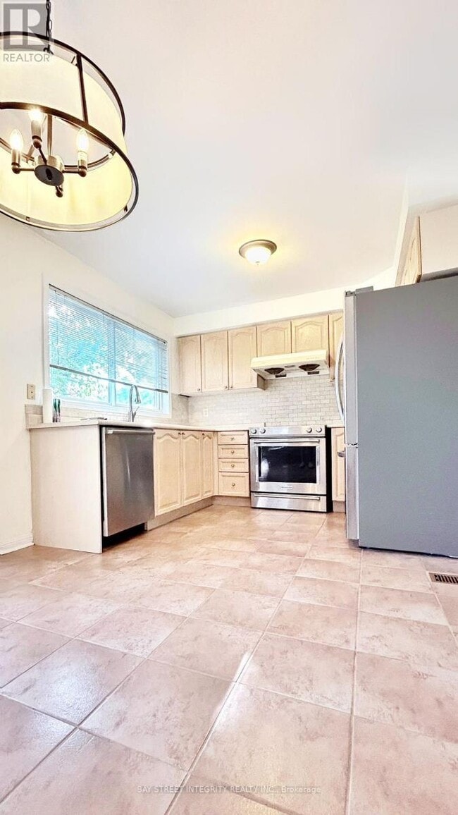 Building Photo - 2594 Dashwood Dr