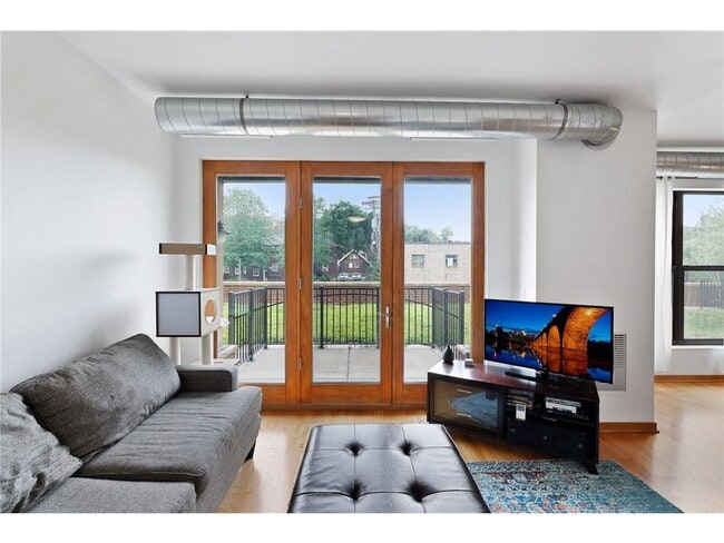 Foto del edificio - 15 E Franklin Ave