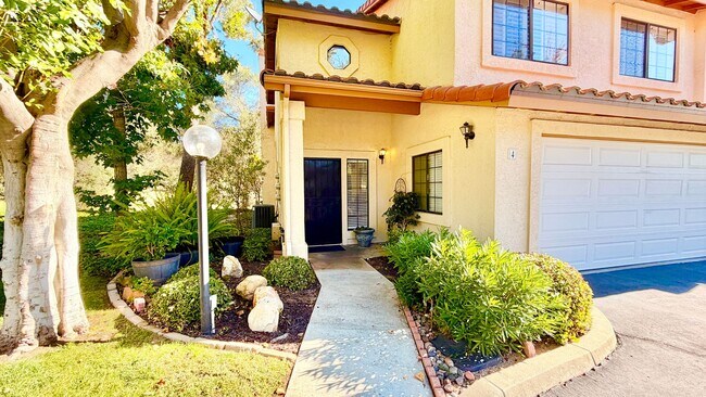 Foto del edificio - Beautifully Updated & Remodeled Townhome on the Pala Mesa Golf Course in Fallbrook!