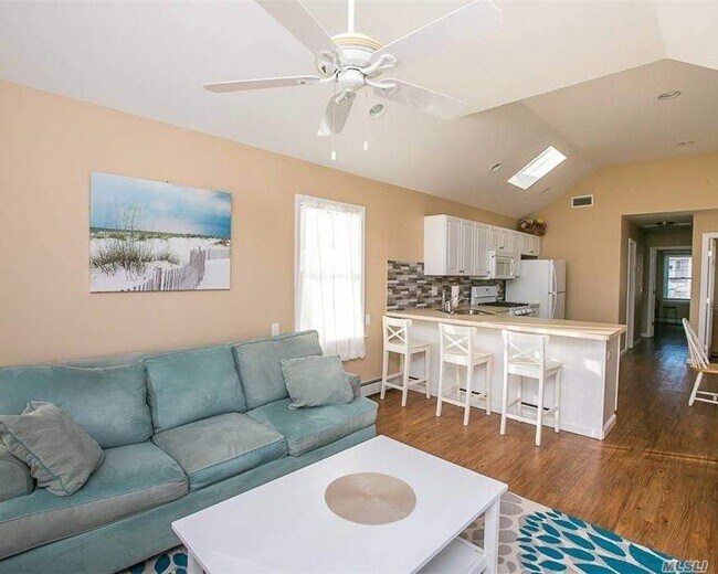 Building Photo - 503 Venetian Blvd