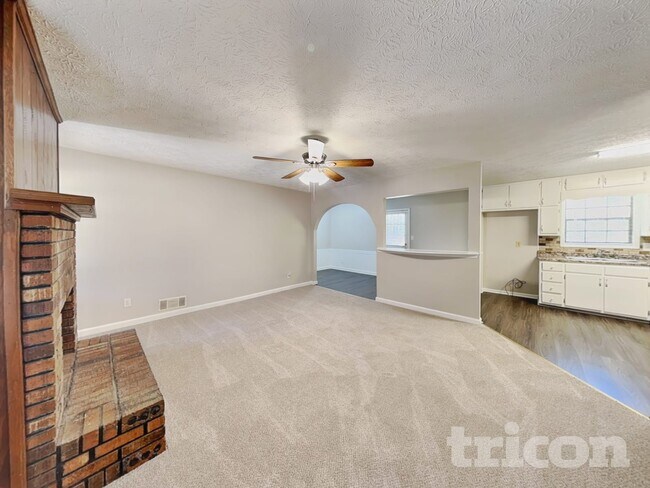 Foto del edificio - 65 Highland Cir