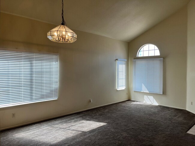 Building Photo - Two Story Home in Moreno Valley Ranch