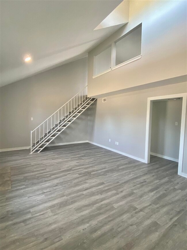 Foto del edificio - 6824 NW Willow Springs Dr