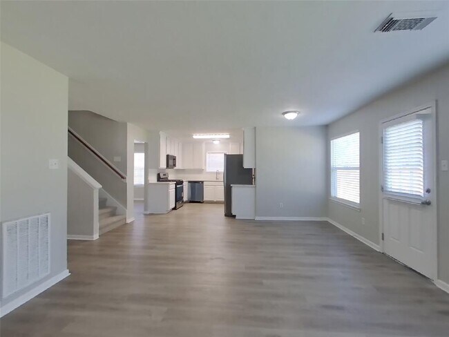 Foto del edificio - 3607 Lakeaires Ln