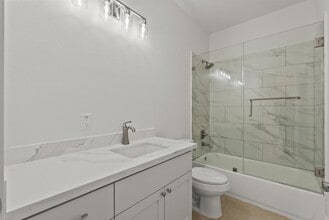 Building Photo - 510 2nd St