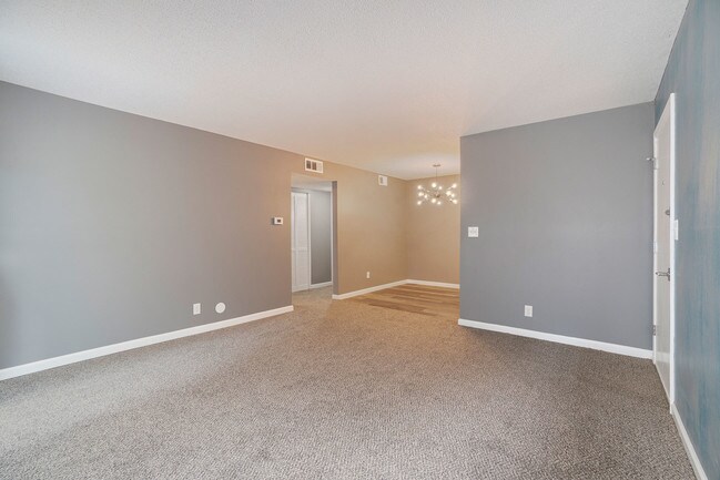 Building Photo - 301 Maple Blvd