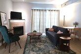 Living room - 461 N 1st Ave